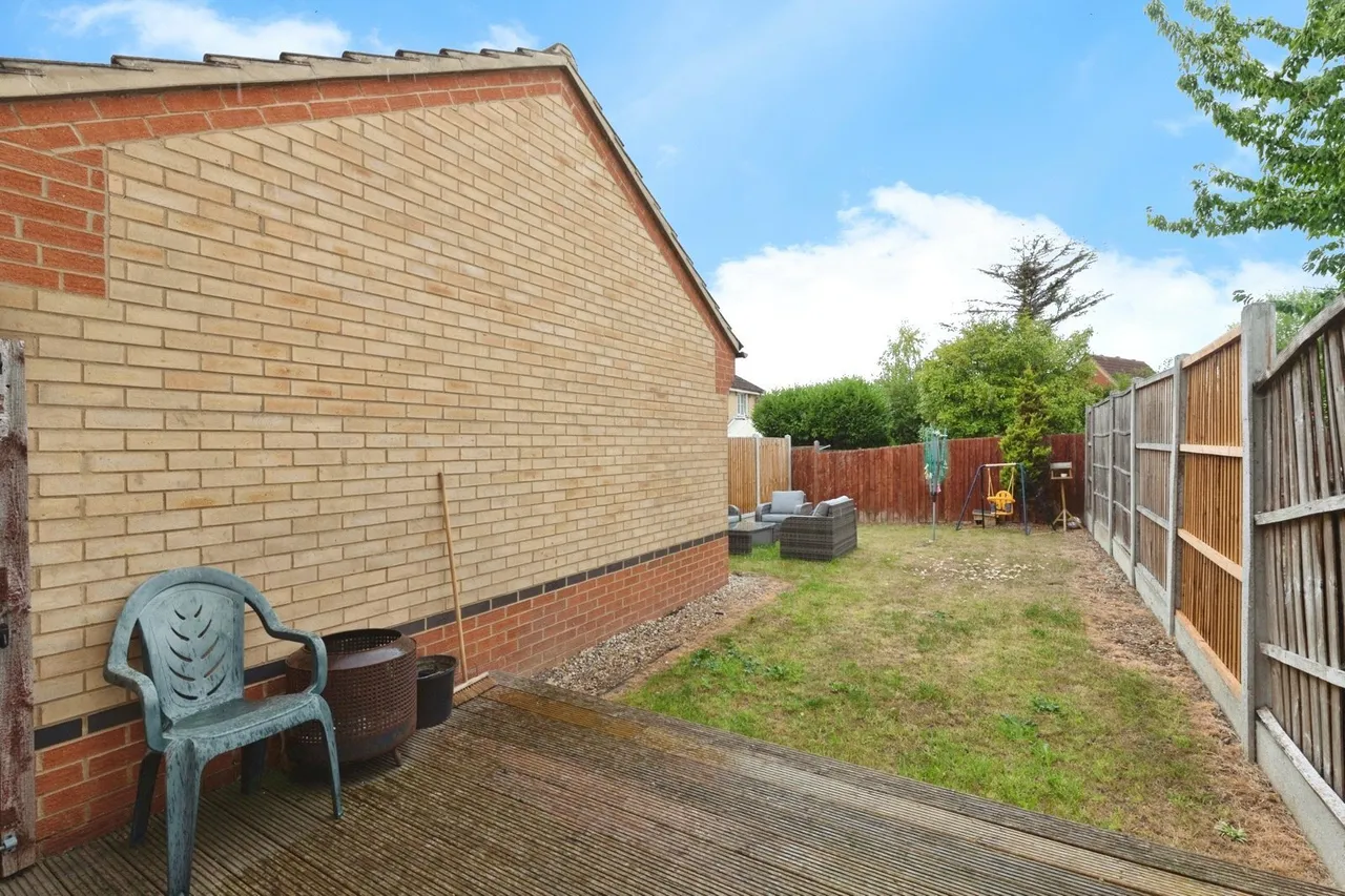 Swiftsure Road, Chafford Hundred, Grays, Essex, RM16, photo 2