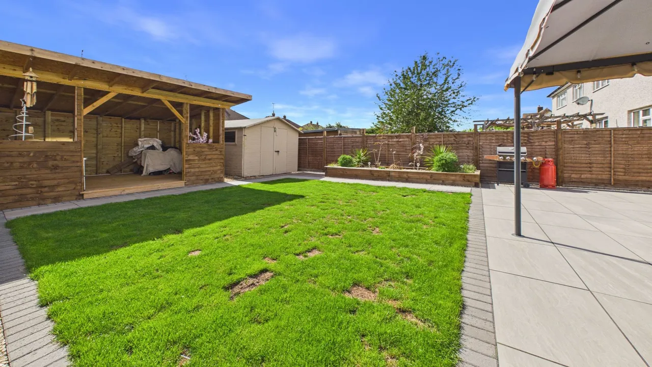 The Crescent, Morton, Bourne, PE10, photo 37