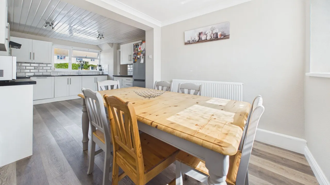 The Crescent, Morton, Bourne, PE10, photo 16