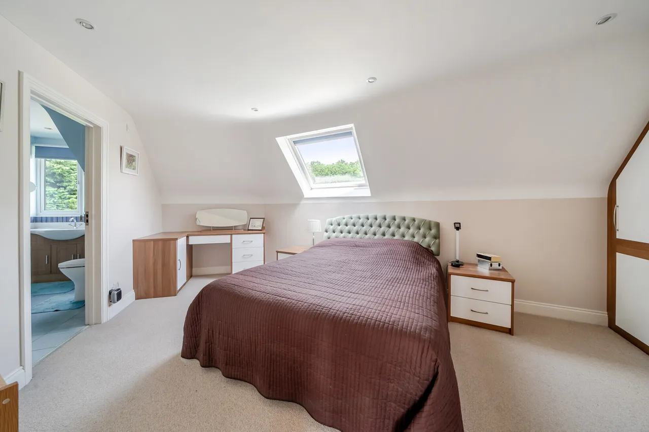 Petworth Road, HASLEMERE, GU27, photo 11