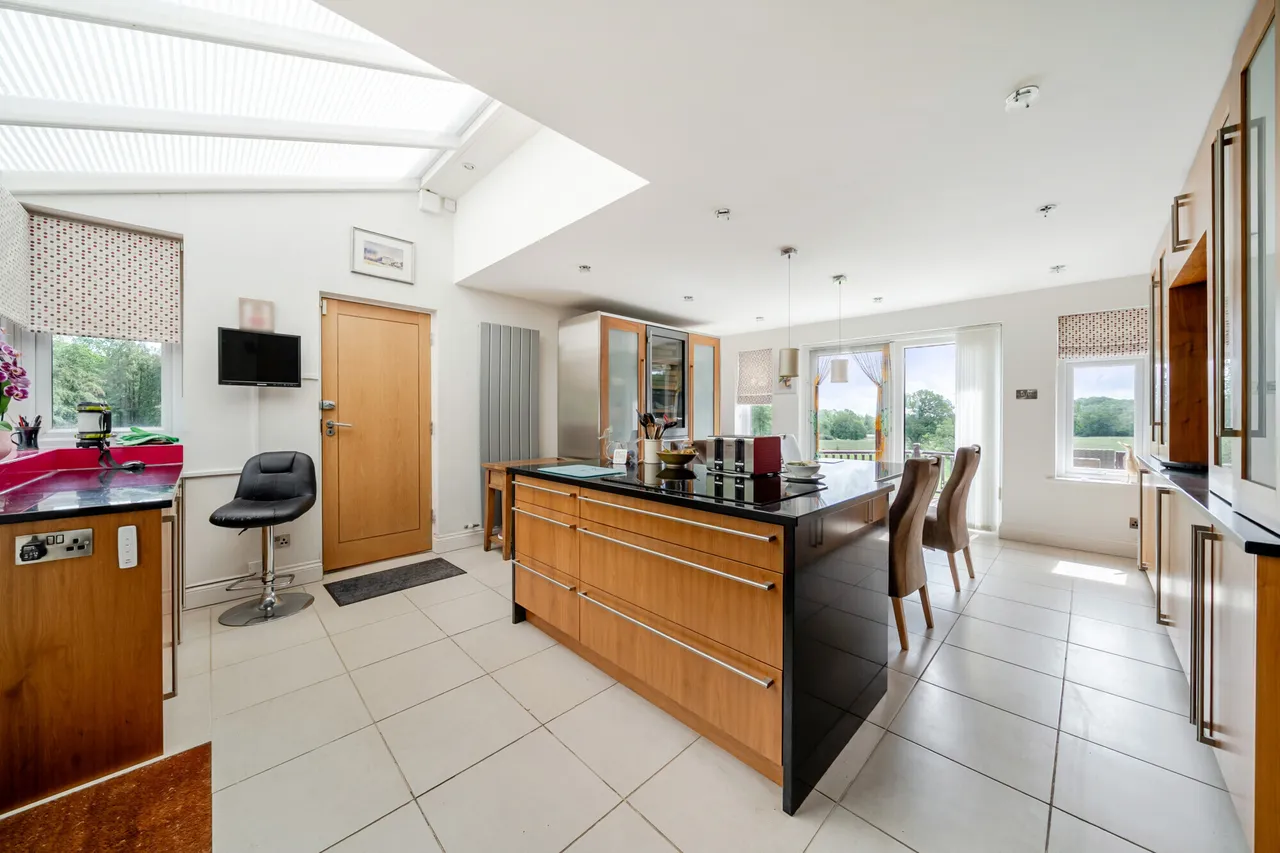 Petworth Road, HASLEMERE, GU27, photo 2