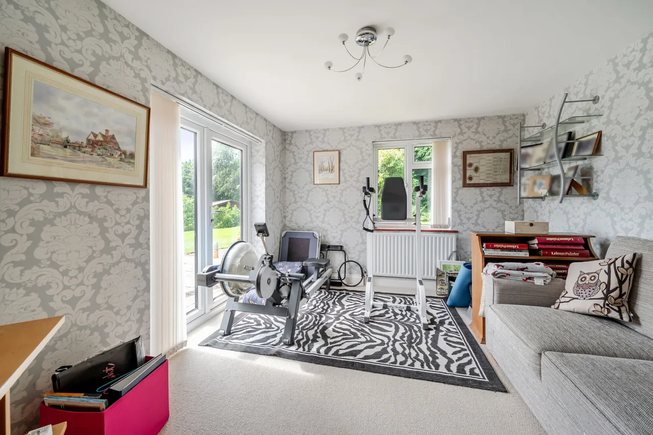 Petworth Road, HASLEMERE, GU27, photo 12