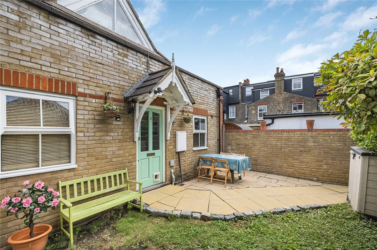 3 bed house for sale — Hydethorpe Road, London, SW12