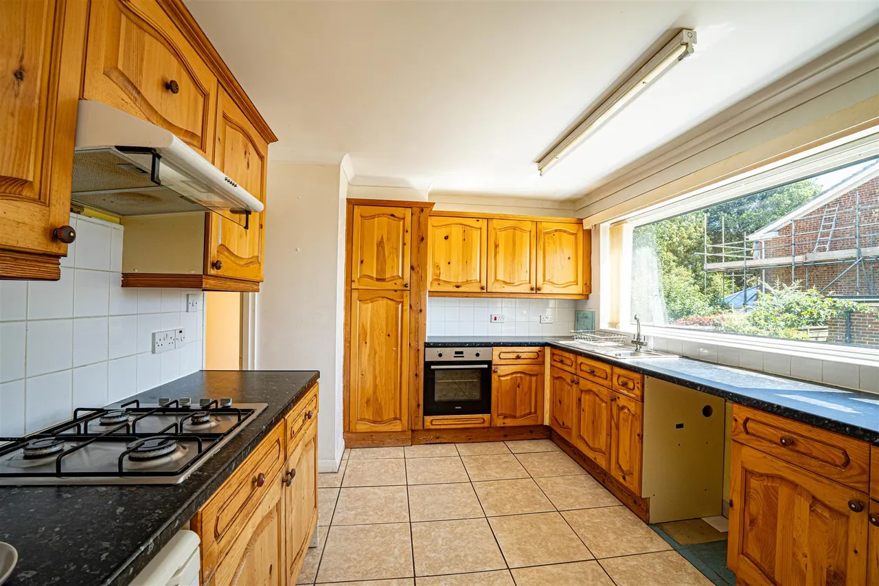 Walton Close, St. Leonards-On-Sea, photo 3