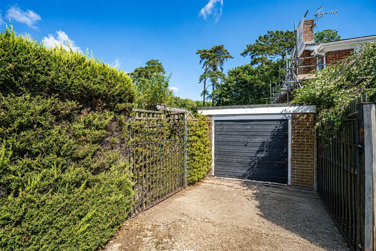 Walton Close, St. Leonards-On-Sea, photo 20