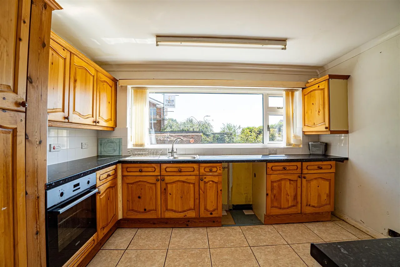 Walton Close, St. Leonards-On-Sea, photo 13