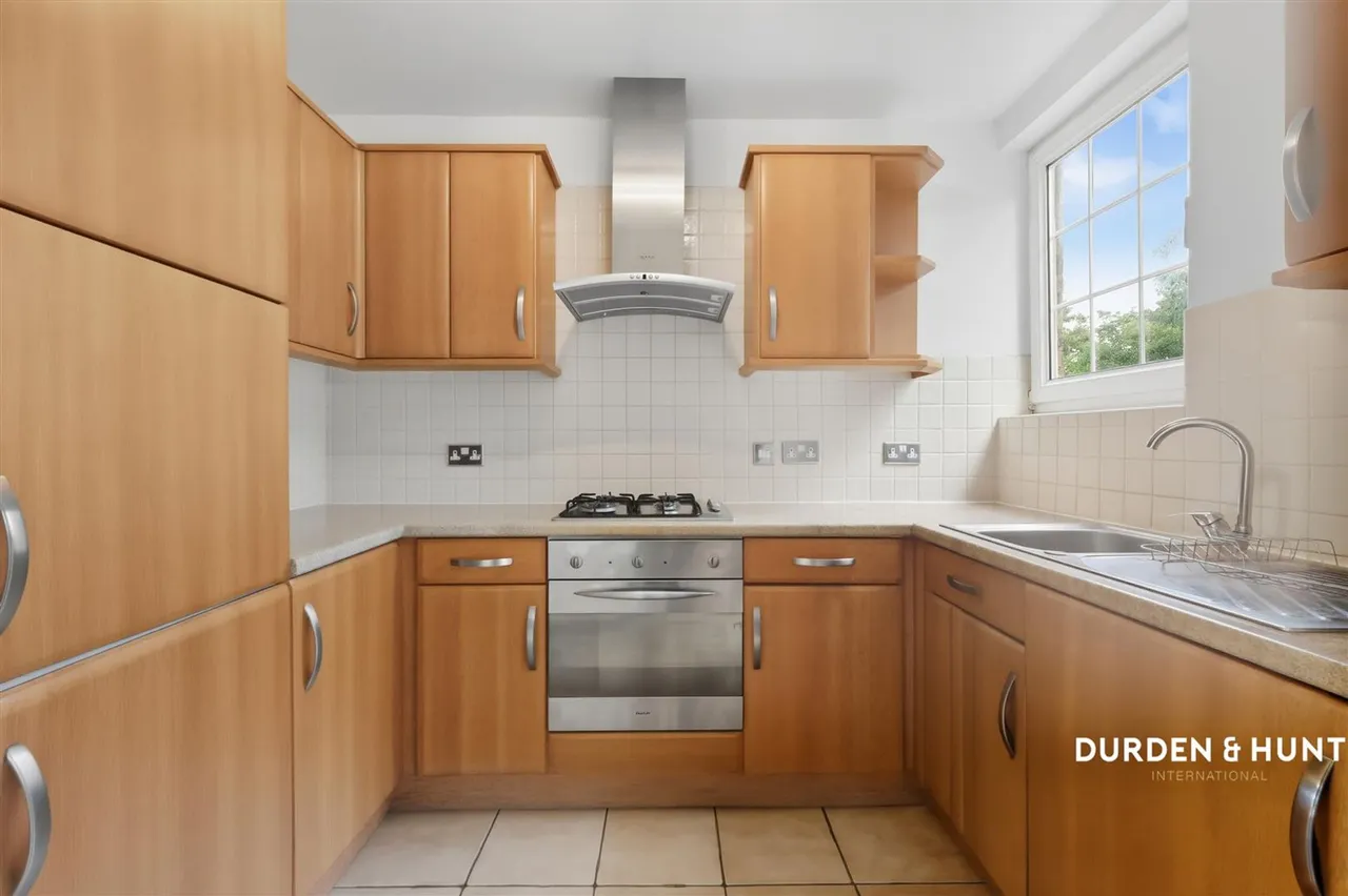 Hawthorns, Woodford Green, IG8, photo 9