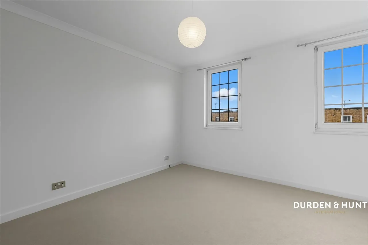Hawthorns, Woodford Green, IG8, photo 13