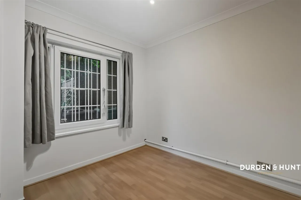 Hawthorns, Woodford Green, IG8, photo 5
