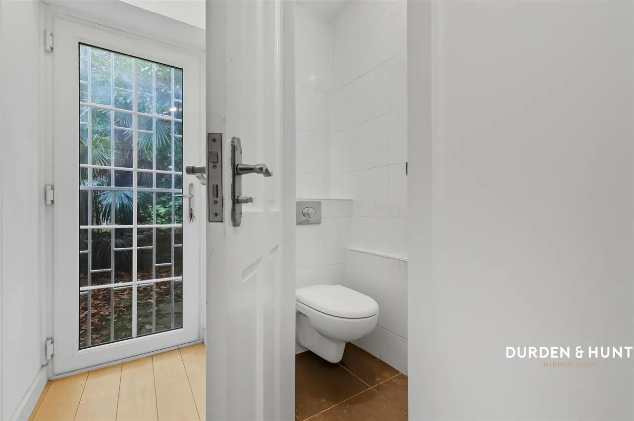 Hawthorns, Woodford Green, IG8, photo 7