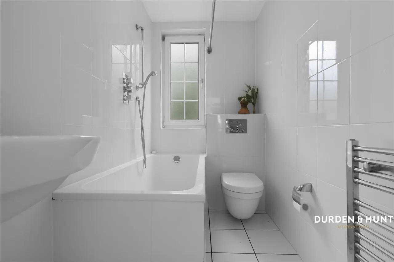 Hawthorns, Woodford Green, IG8, photo 16