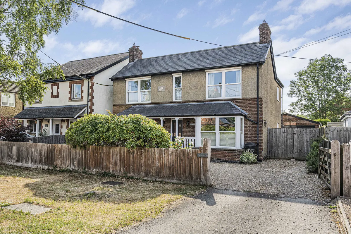 5 bed property for sale, Station Road, Launton
