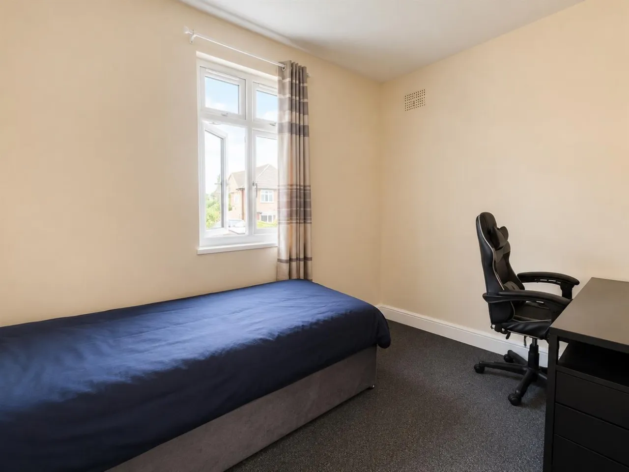 Detached For SaleCromwell Road, Hounslow, TW3, photo 12