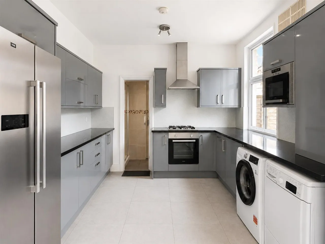 Detached For SaleCromwell Road, Hounslow, TW3, photo 3