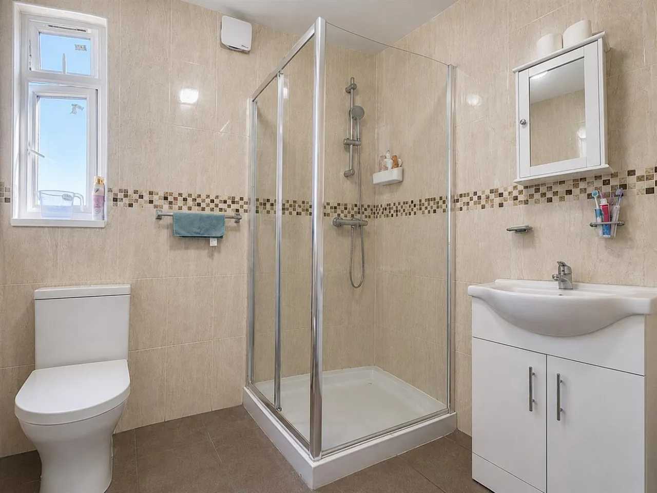 Detached For SaleCromwell Road, Hounslow, TW3, photo 7