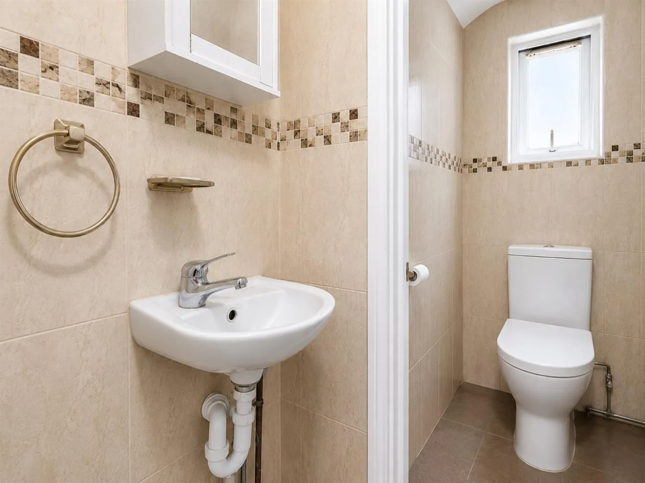 Detached For SaleCromwell Road, Hounslow, TW3, photo 11