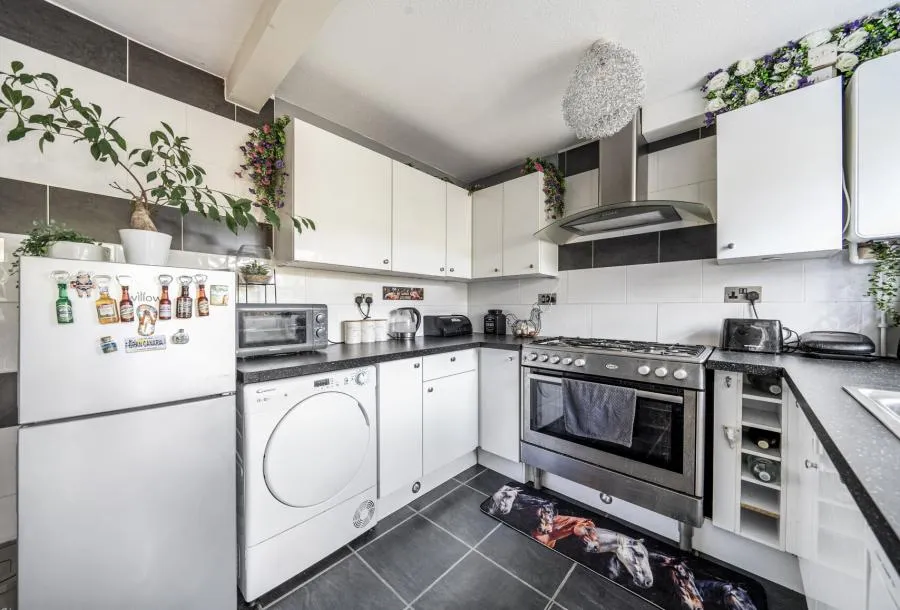 Glenfall, Yate, BS37, photo 8
