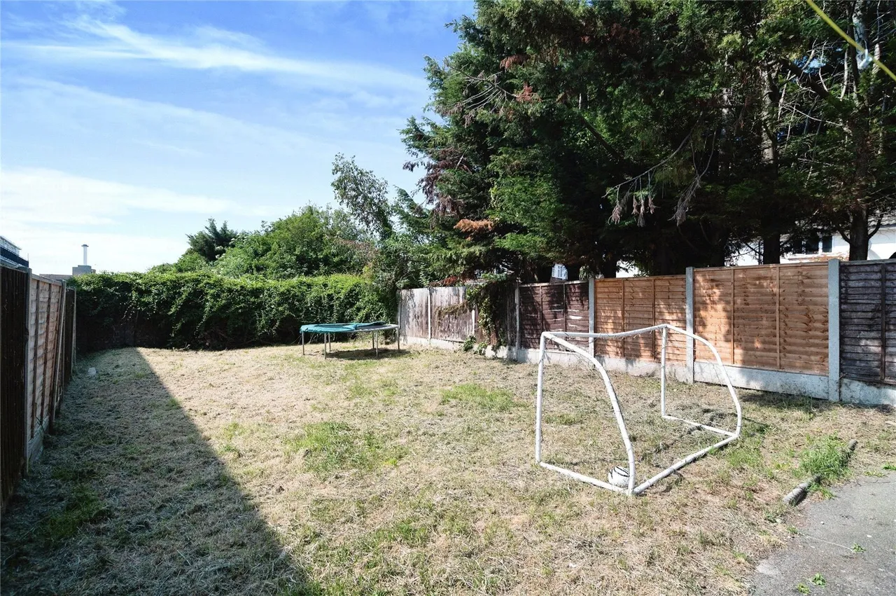 Rochford Garden Way, Rochford, Essex, SS4, photo 4