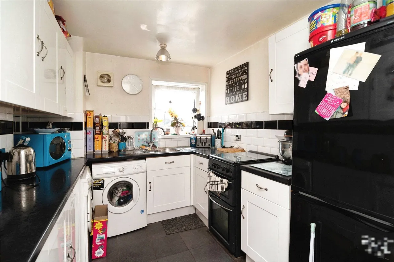 Rochford Garden Way, Rochford, Essex, SS4, photo 3