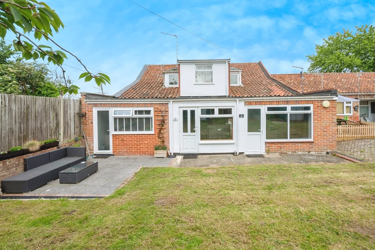 2 bed park home for sale, Lords Lane, Burgh Castle, NR31