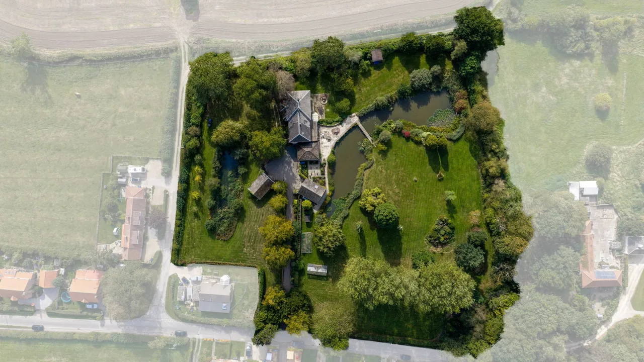 Aughton Lodge, Aughton, photo 40