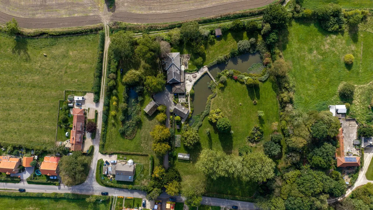 Aughton Lodge, Aughton, photo 46