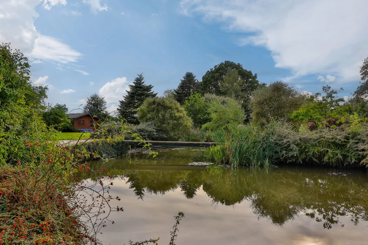 Aughton Lodge, Aughton, photo 42