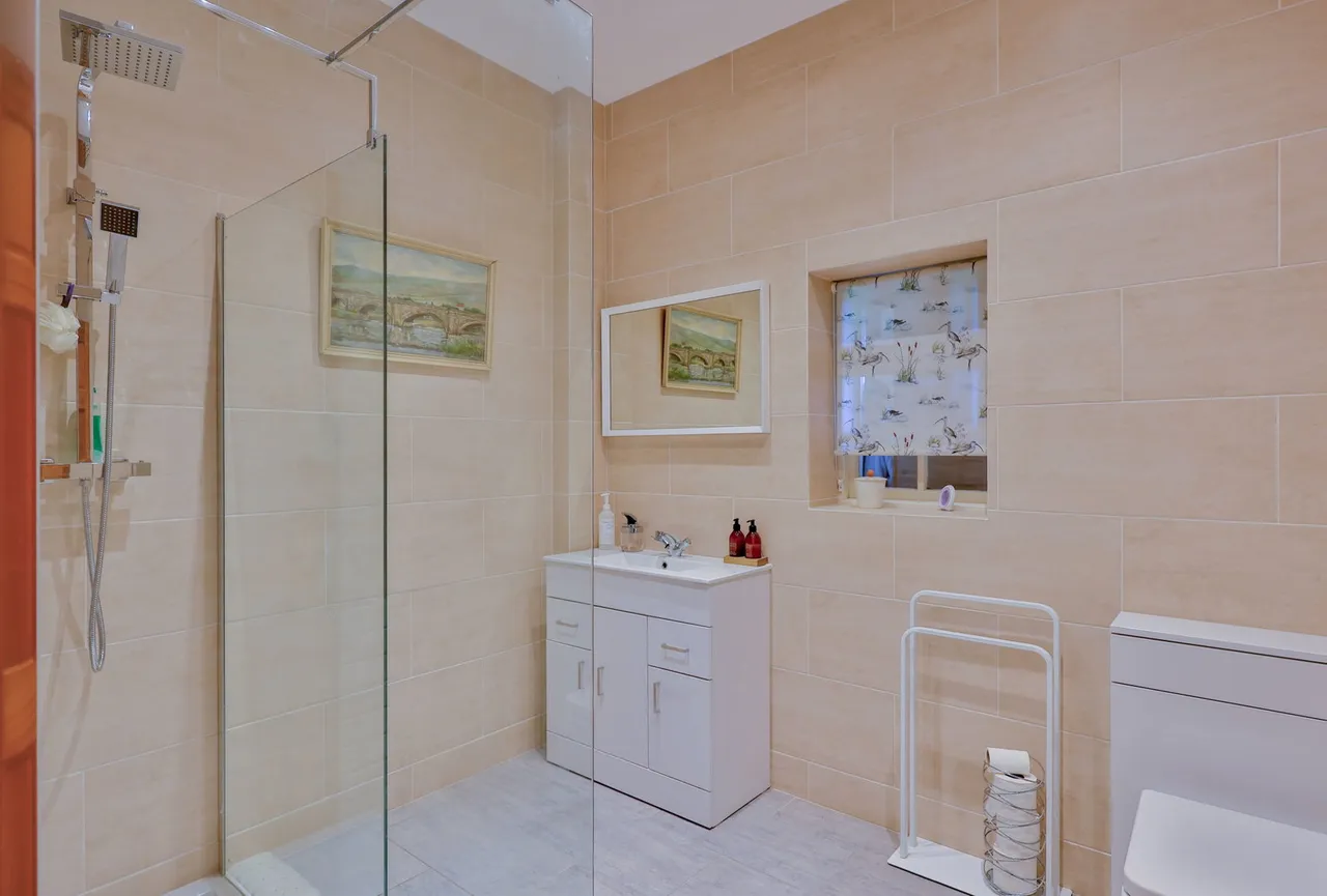Aughton Lodge, Aughton, photo 15