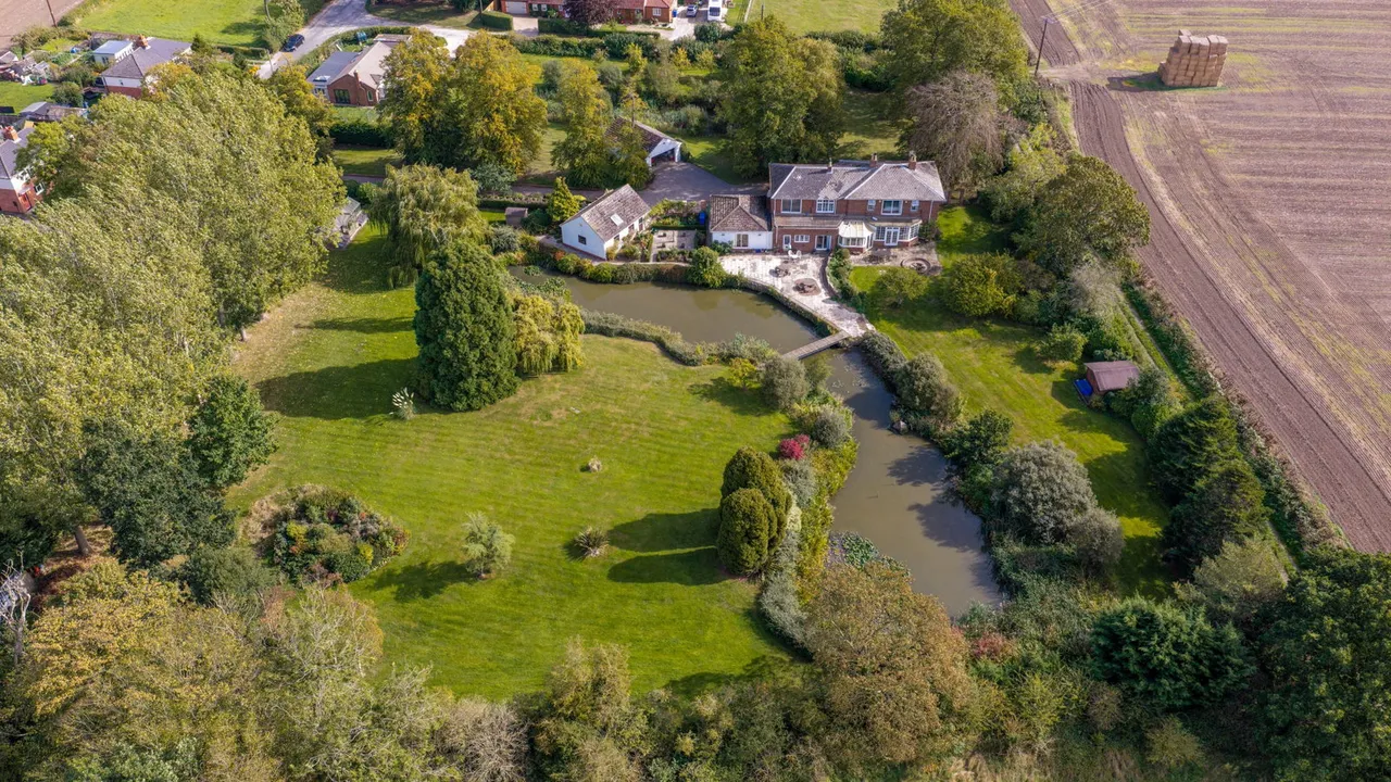 Aughton Lodge, Aughton, photo 39