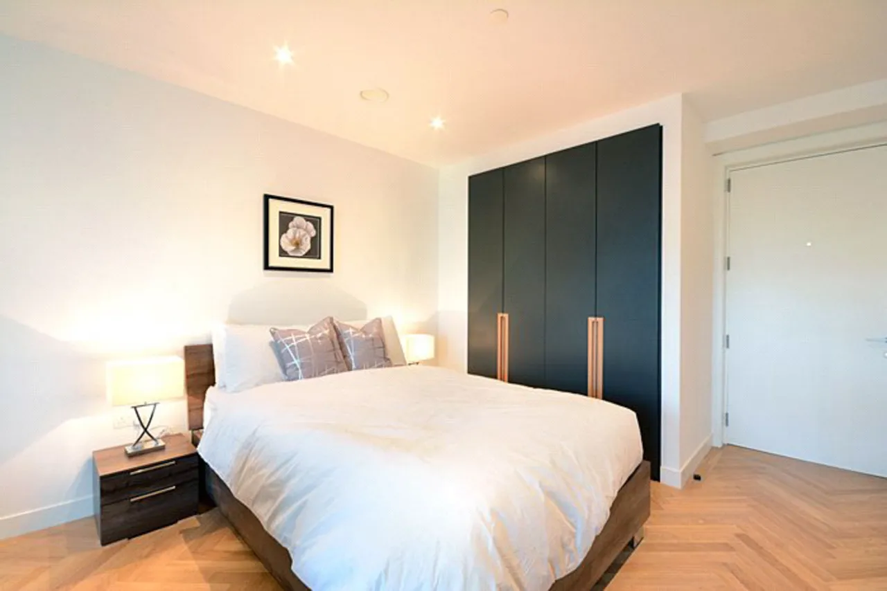 Apartment 1110, 251 Southwark Bridge Road, London, photo 3