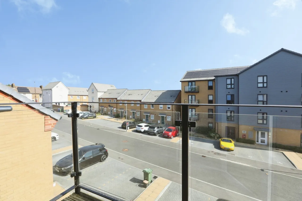 Lywood Drive, Sittingbourne, Kent, ME10, photo 2