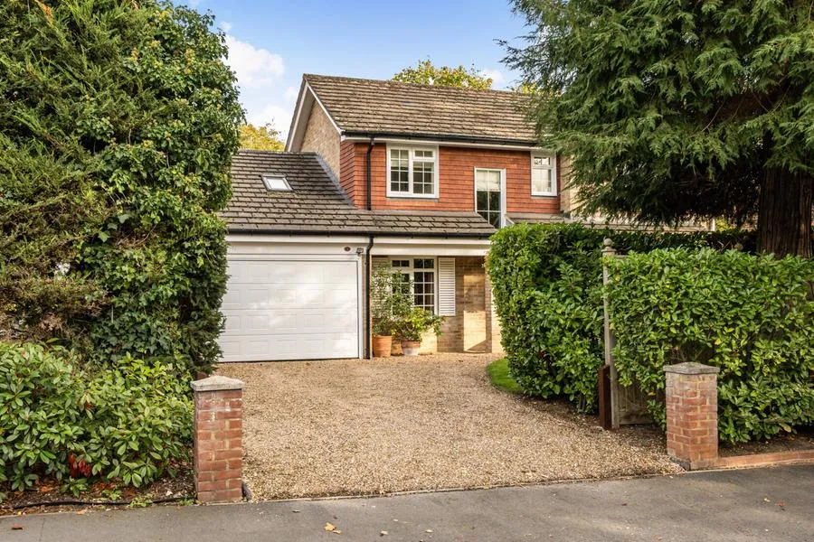 4 bed house for sale, The Avenue, Camberley, GU15