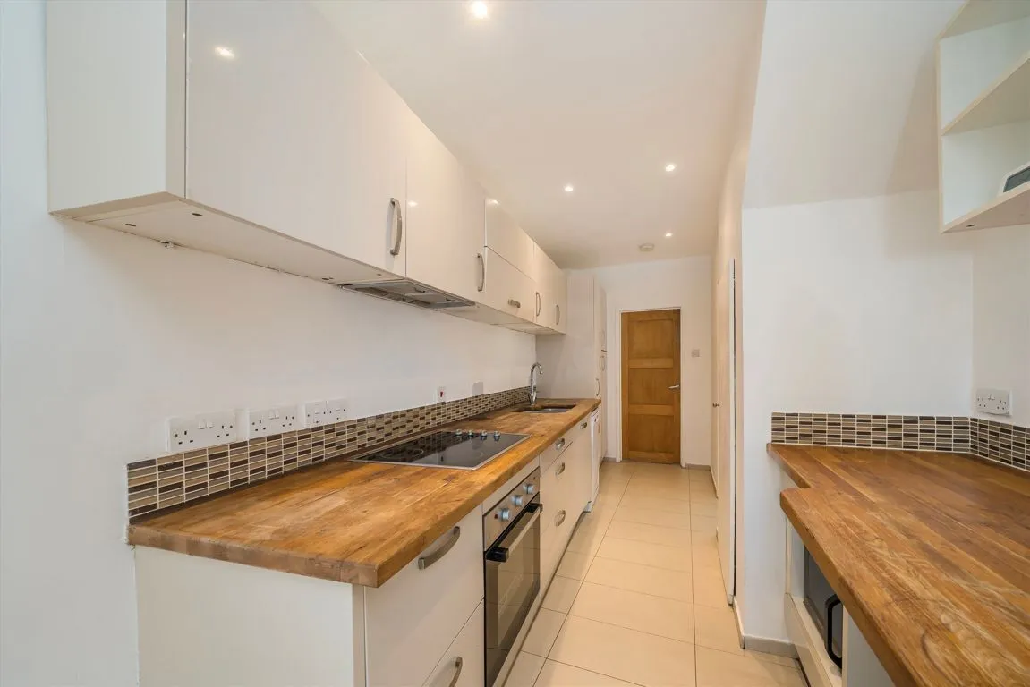 St. James's Drive, SW17, photo 4