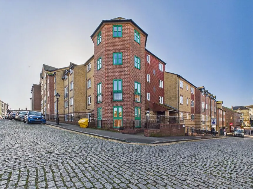 1 bed flat for sale — The Bayle, Folkestone, Kent, CT20