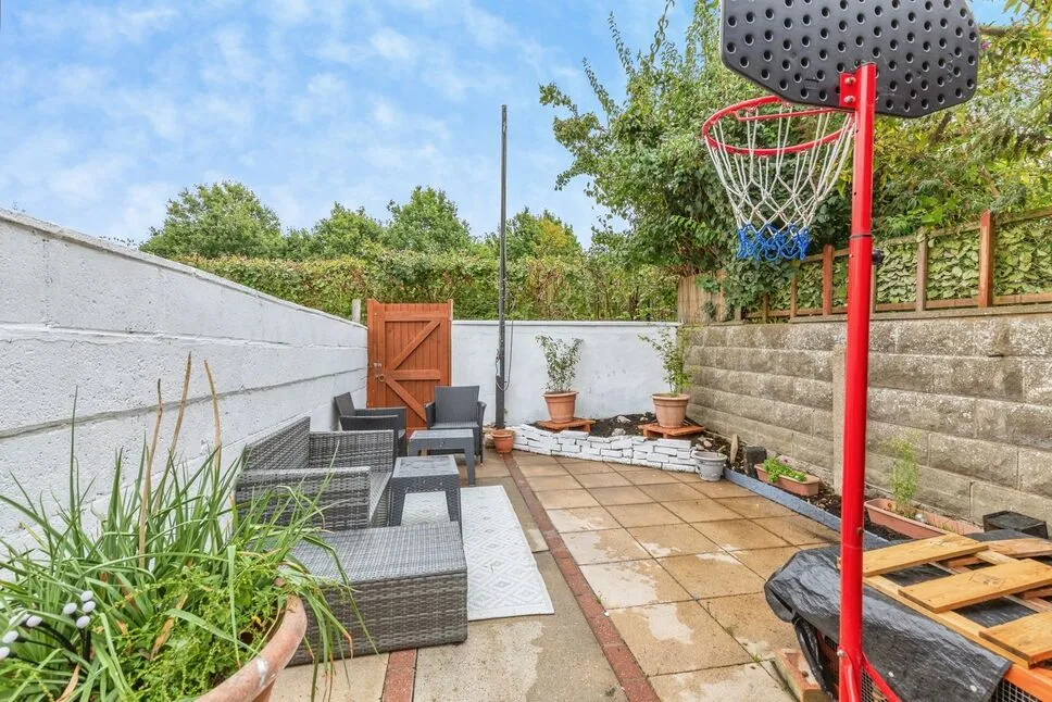 Wainscott Road, Wainscott, Kent, ME2, photo 6