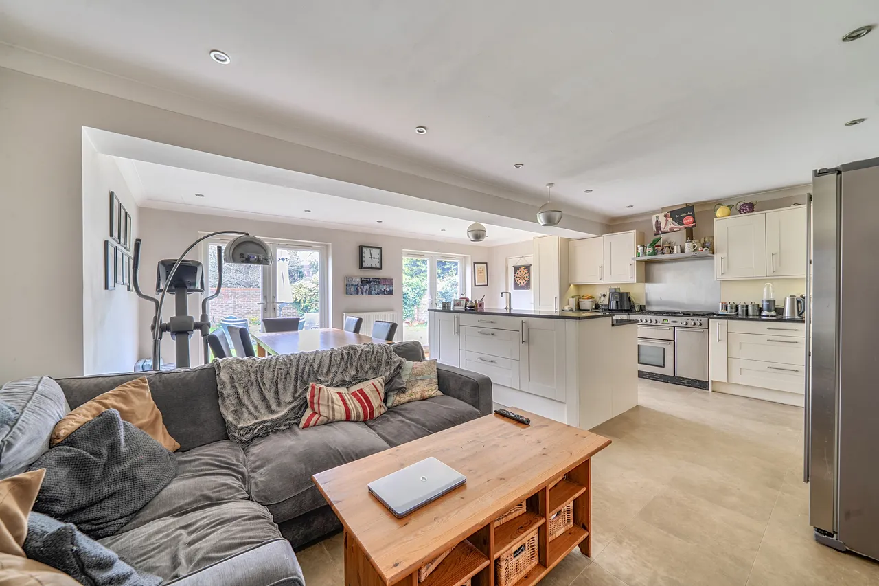 Dove House Green, Weybridge, KT13, photo 4