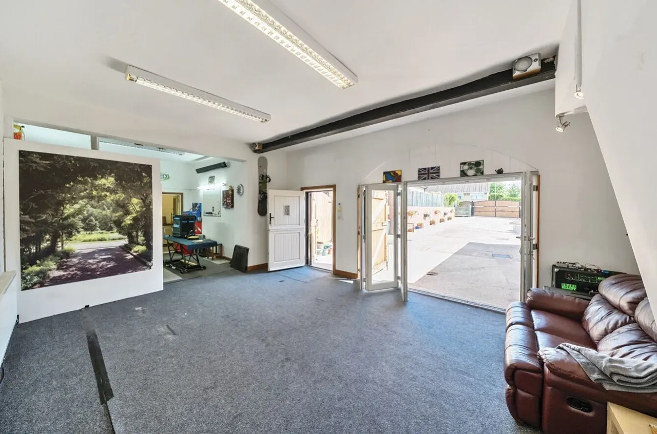 Manor Road, Sheffield, S26, photo 17
