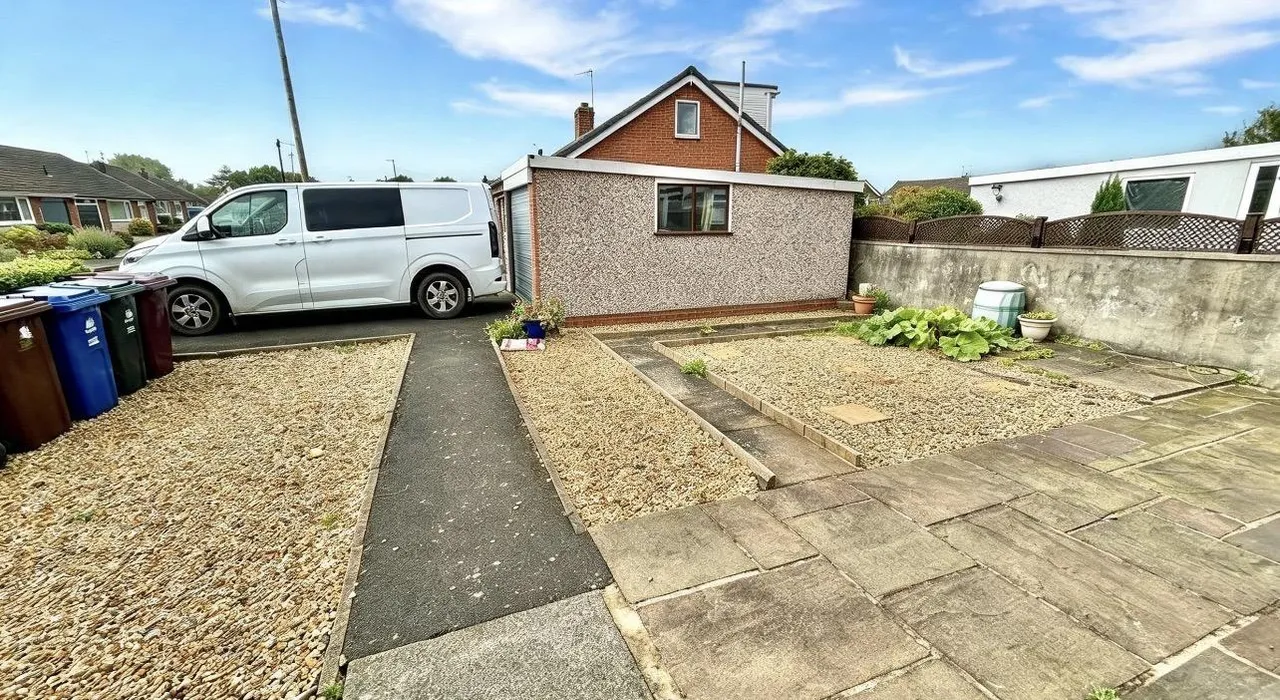 Cowley Crescent, Padiham, BB12, photo 6