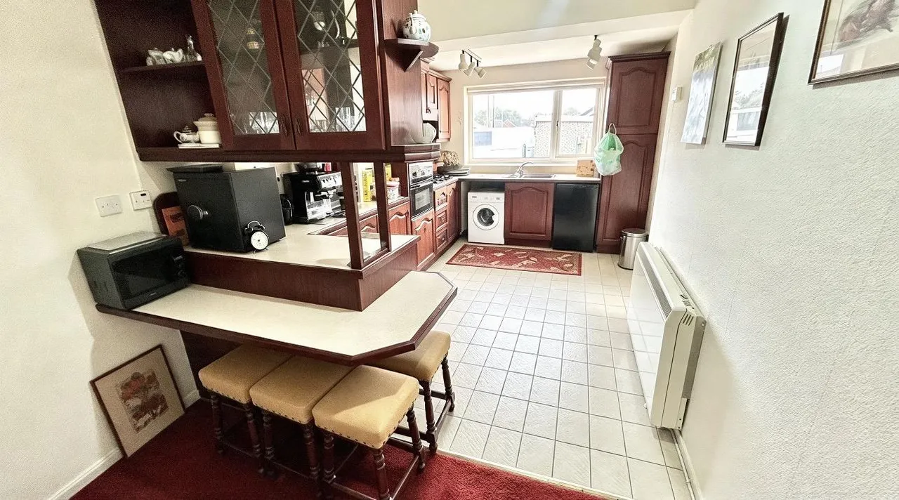 Cowley Crescent, Padiham, BB12, photo 4