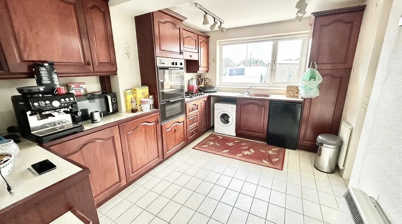 Cowley Crescent, Padiham, BB12, photo 15