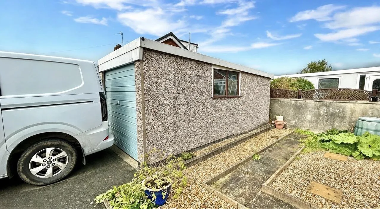 Cowley Crescent, Padiham, BB12, photo 7