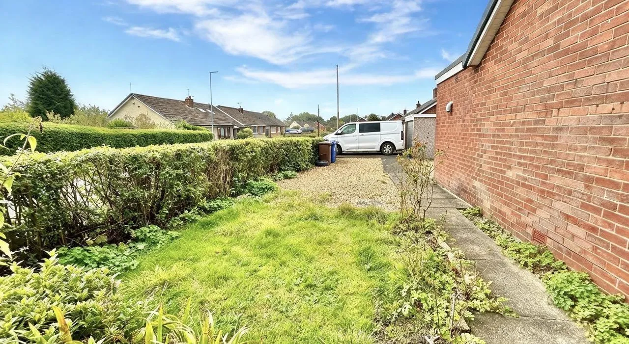 Cowley Crescent, Padiham, BB12, photo 5