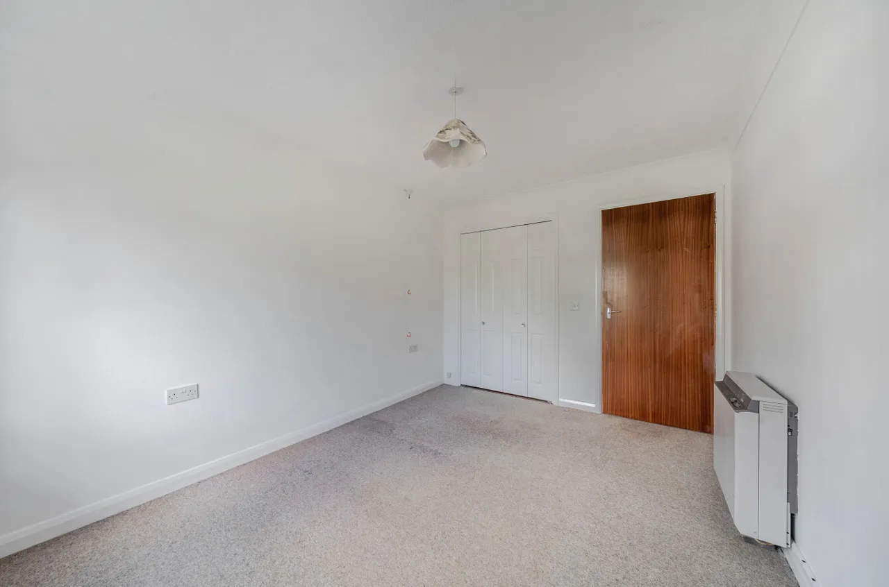 Summers Road, Farncombe, GU7, photo 13