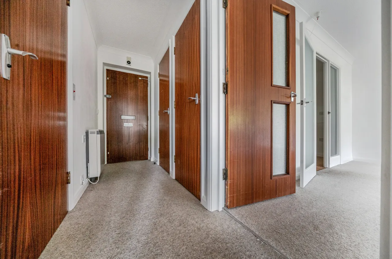 Summers Road, Farncombe, GU7, photo 5