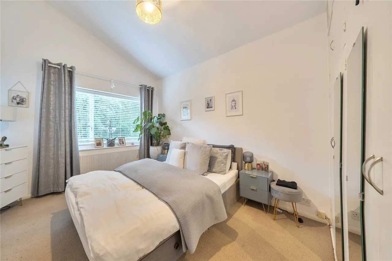 Wolverton Road, HA7, photo 15