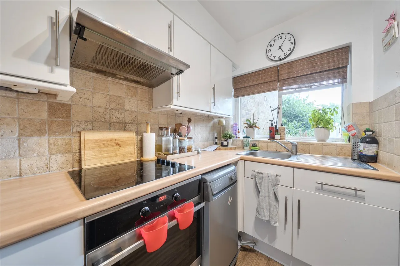 Wolverton Road, HA7, photo 14