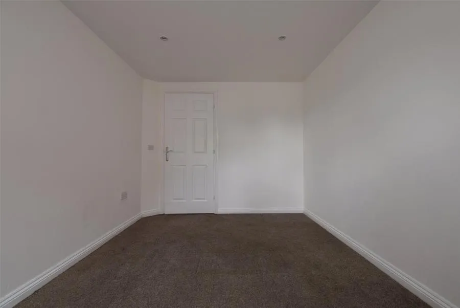 Nightingale Crescent, Harold Wood, RM3, photo 8