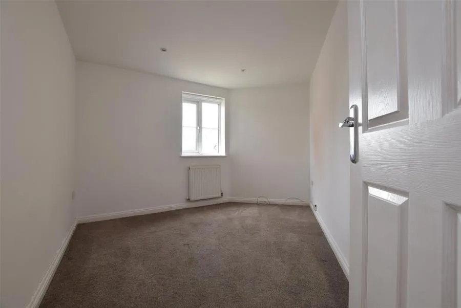 Nightingale Crescent, Harold Wood, RM3, photo 5