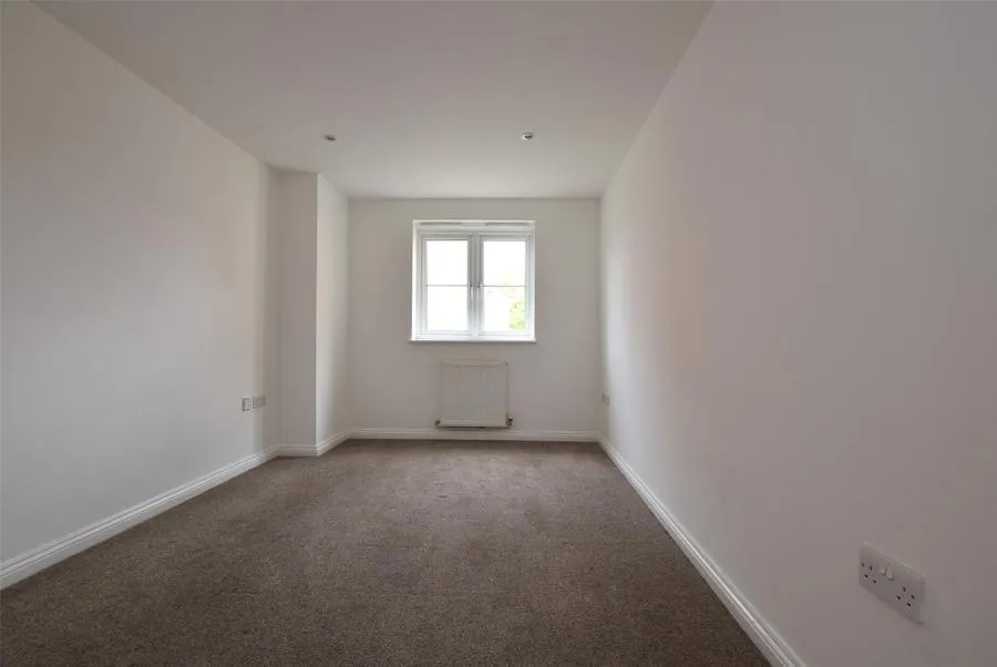 Nightingale Crescent, Harold Wood, RM3, photo 6