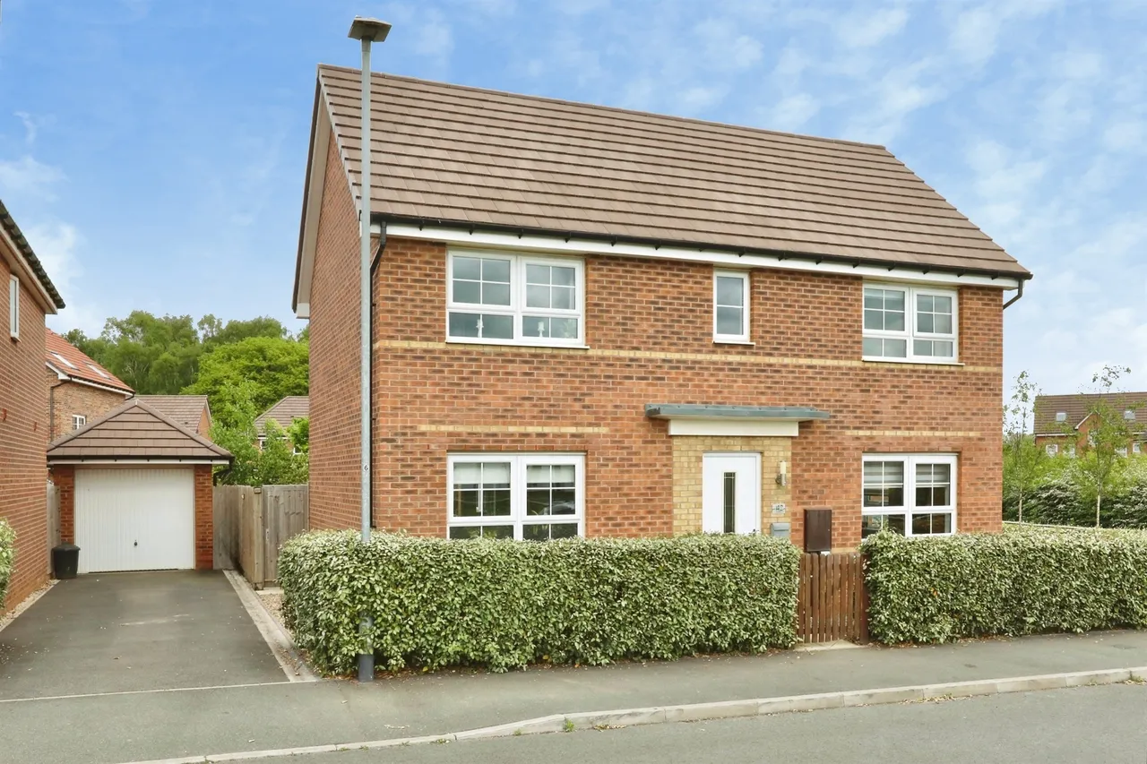 4 bed house for sale — Gatekeeper Way, Worksop